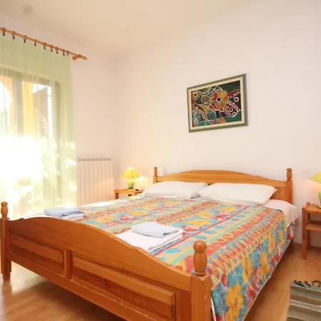 Apartments With A Parking Space Fazana - 7234 Apartment Fazana