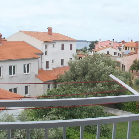 Apartments With A Parking Space Fazana - 7234