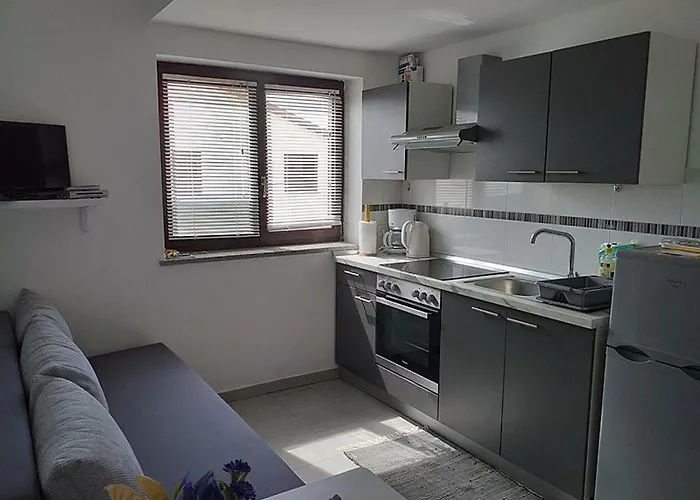 With Parking Space - 7234 شقة *